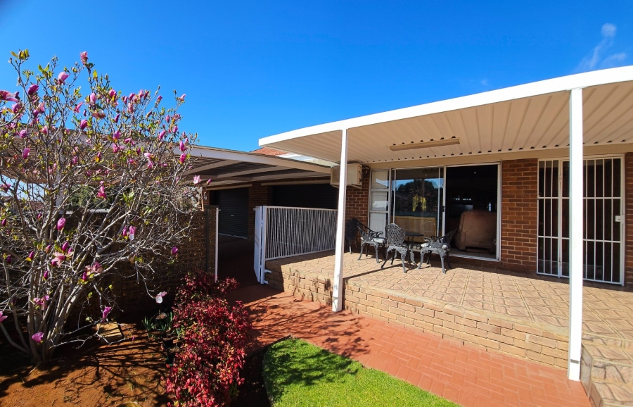 3 Bedroom Property for Sale in Fichardt Park Free State